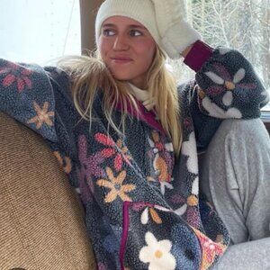 BDG Urban Outfitters Alpine Popover Sweatshirt Floral Fleece Sweater Small